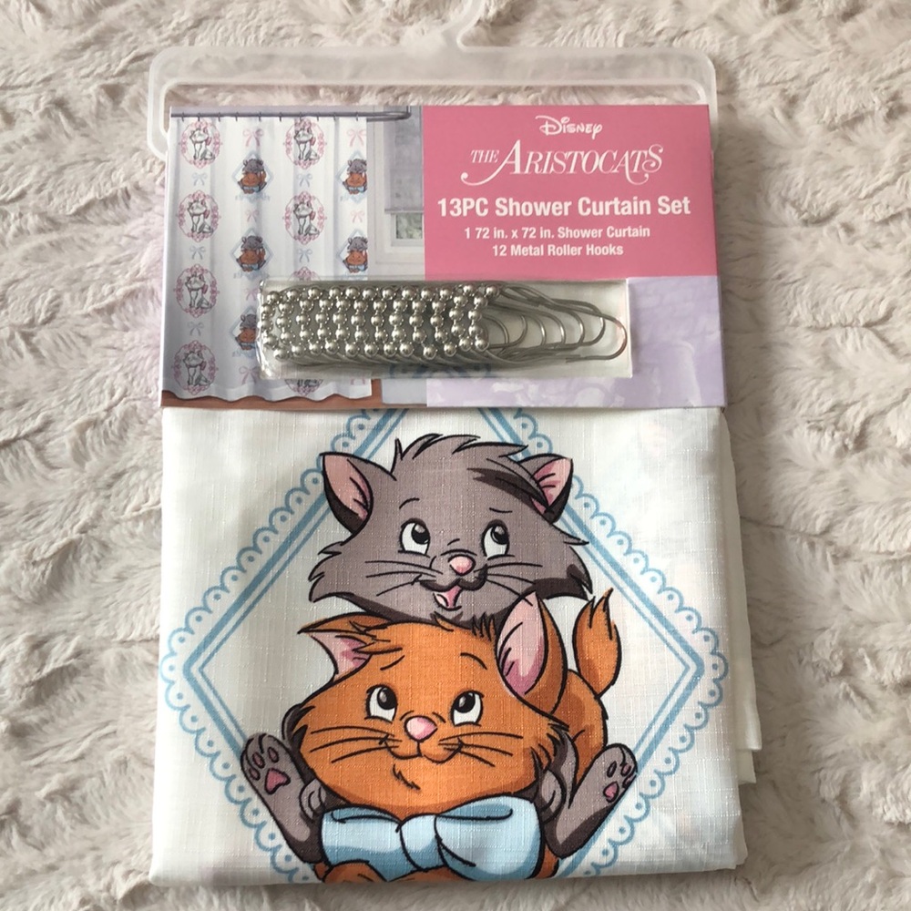 Disney THE ARISTOCATS Shower Curtain Set